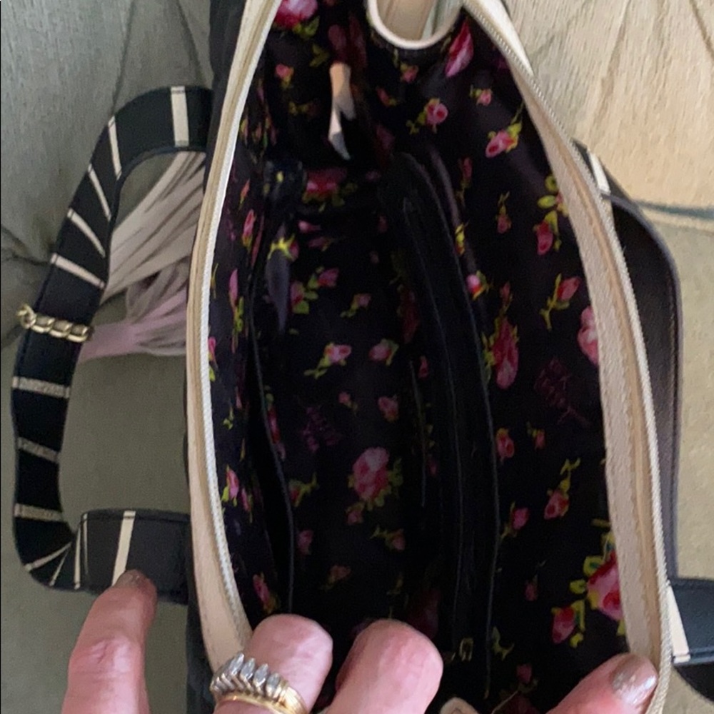 Handbag - Picture 3 of 3